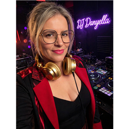 DJ_Danyela_V8_Leal